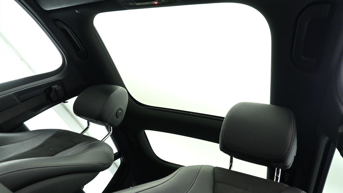 Mercedes-Benz E Class Image 2