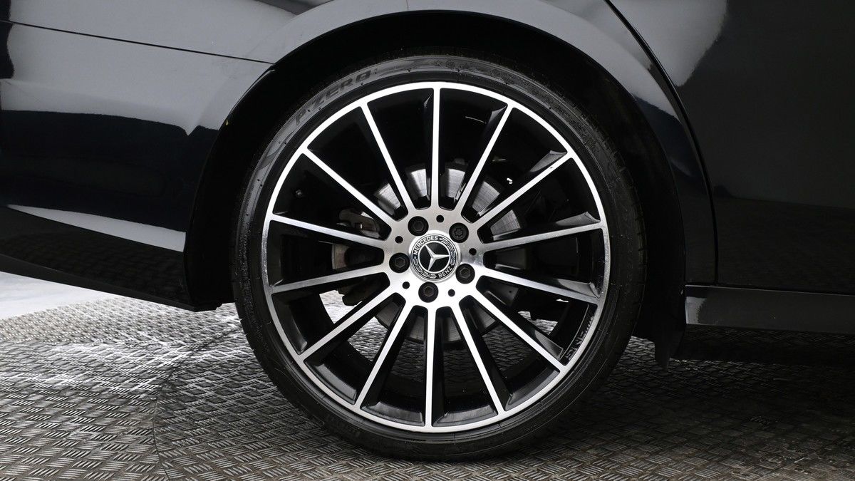 Mercedes-Benz E Class Image 9