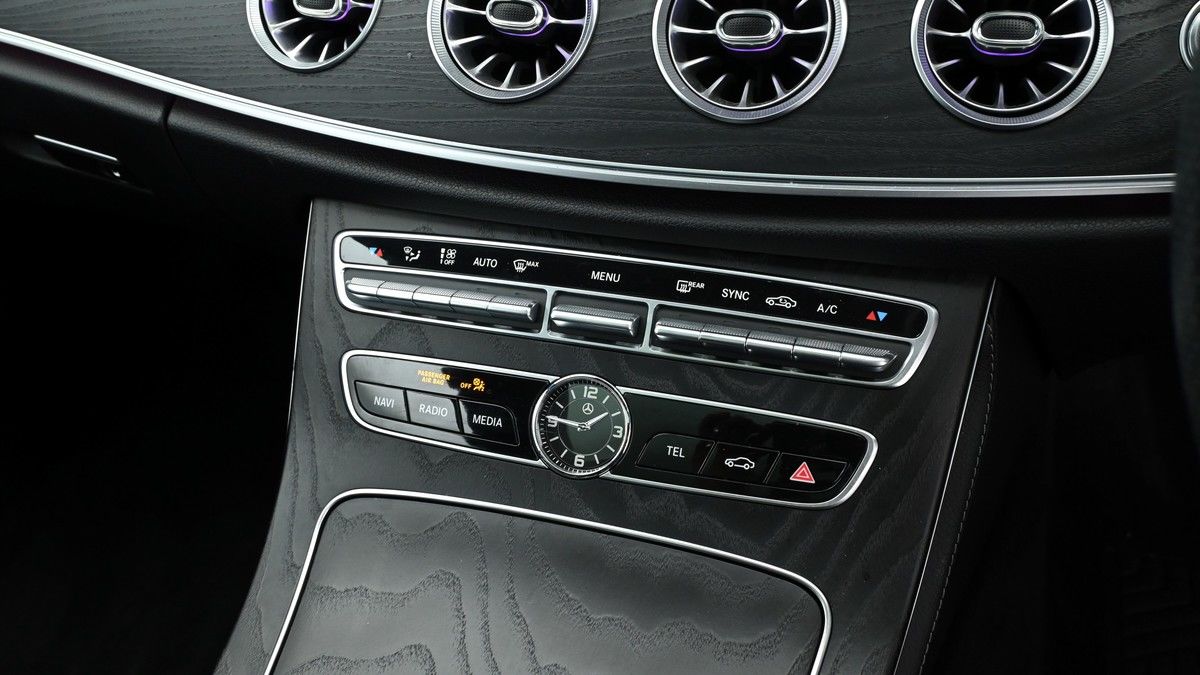 Mercedes-Benz E Class Image 12