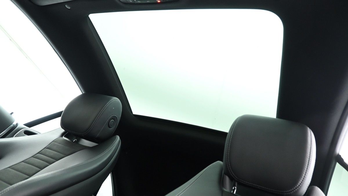 Mercedes-Benz E Class Image 2