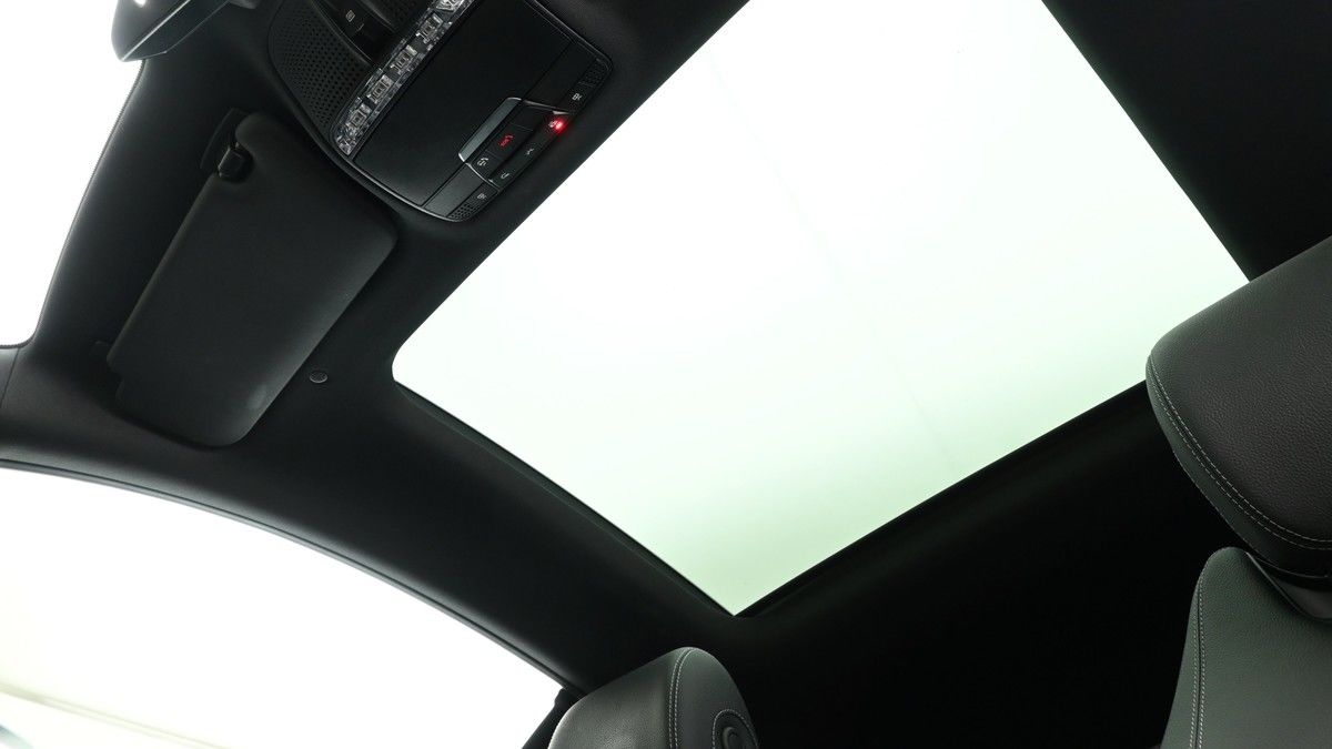 Mercedes-Benz E Class Image 2