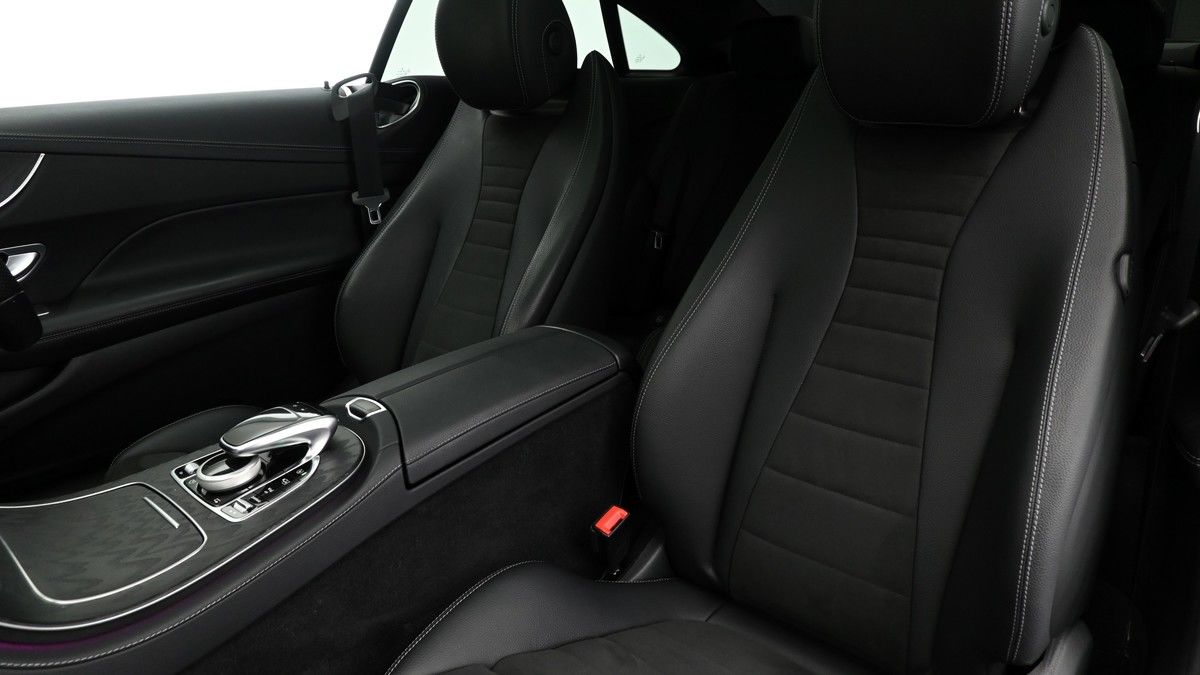 Mercedes-Benz E Class Image 4