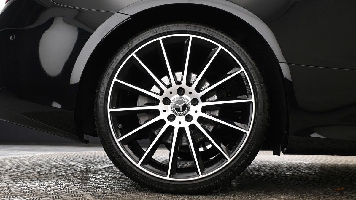 Mercedes-Benz E Class Image 9