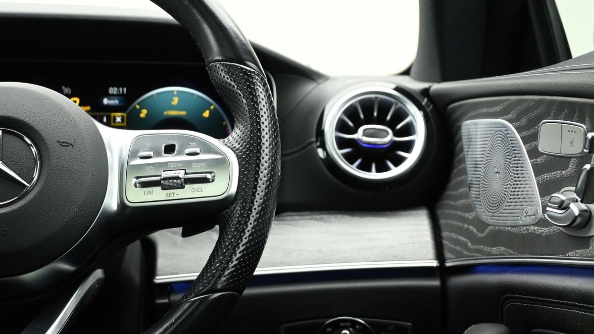 Mercedes-Benz CLS Image 16