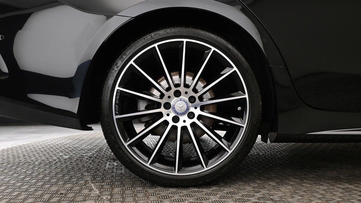 Mercedes-Benz CLS Image 9