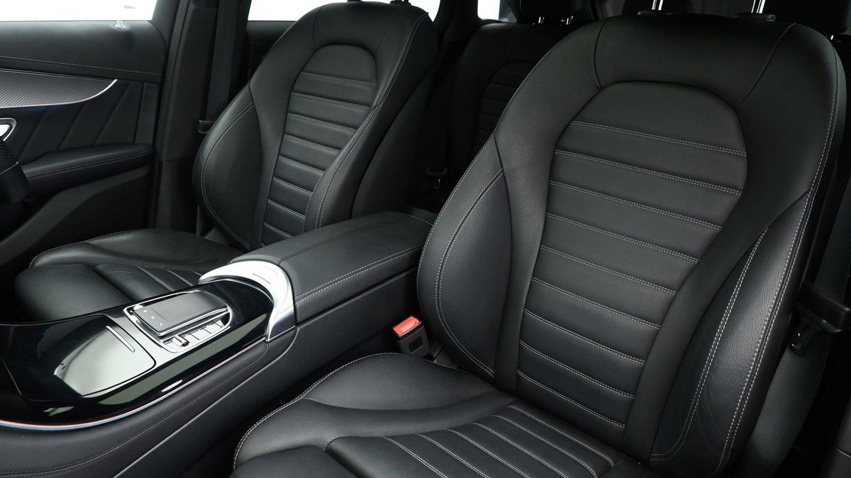 Mercedes-Benz EQC Image 4