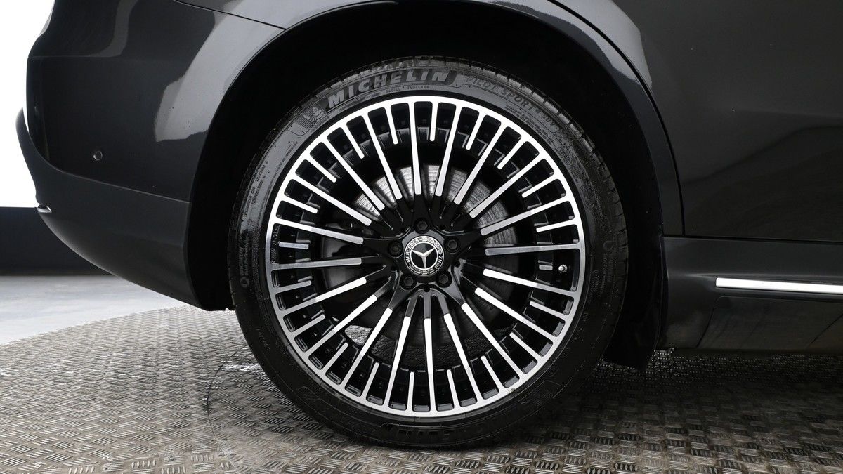 Mercedes-Benz EQC Image 9
