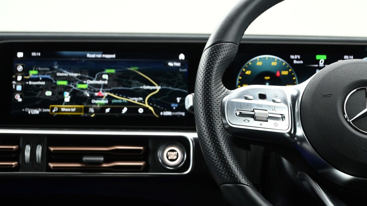 Mercedes-Benz EQC Image 14