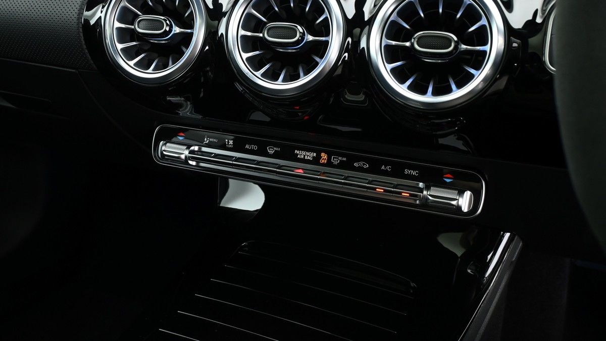 Mercedes-Benz A Class Image 11