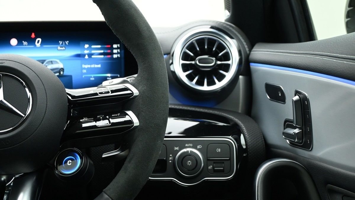 Mercedes-Benz A Class Image 15