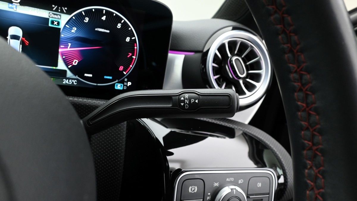 Mercedes-Benz A Class Image 2