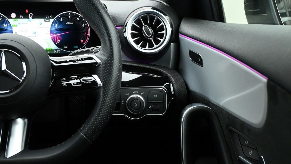 Mercedes-Benz A Class Image 16