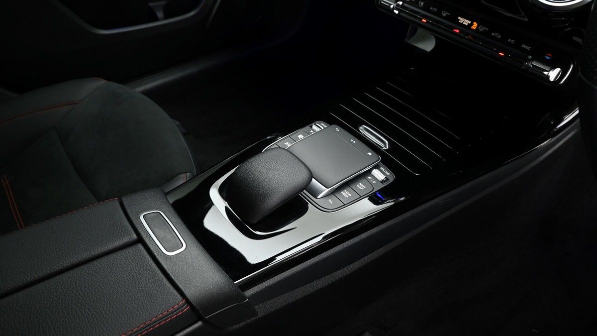 Mercedes-Benz A Class Image 2