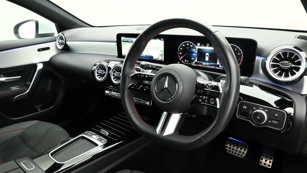 Mercedes-Benz A Class Image 3