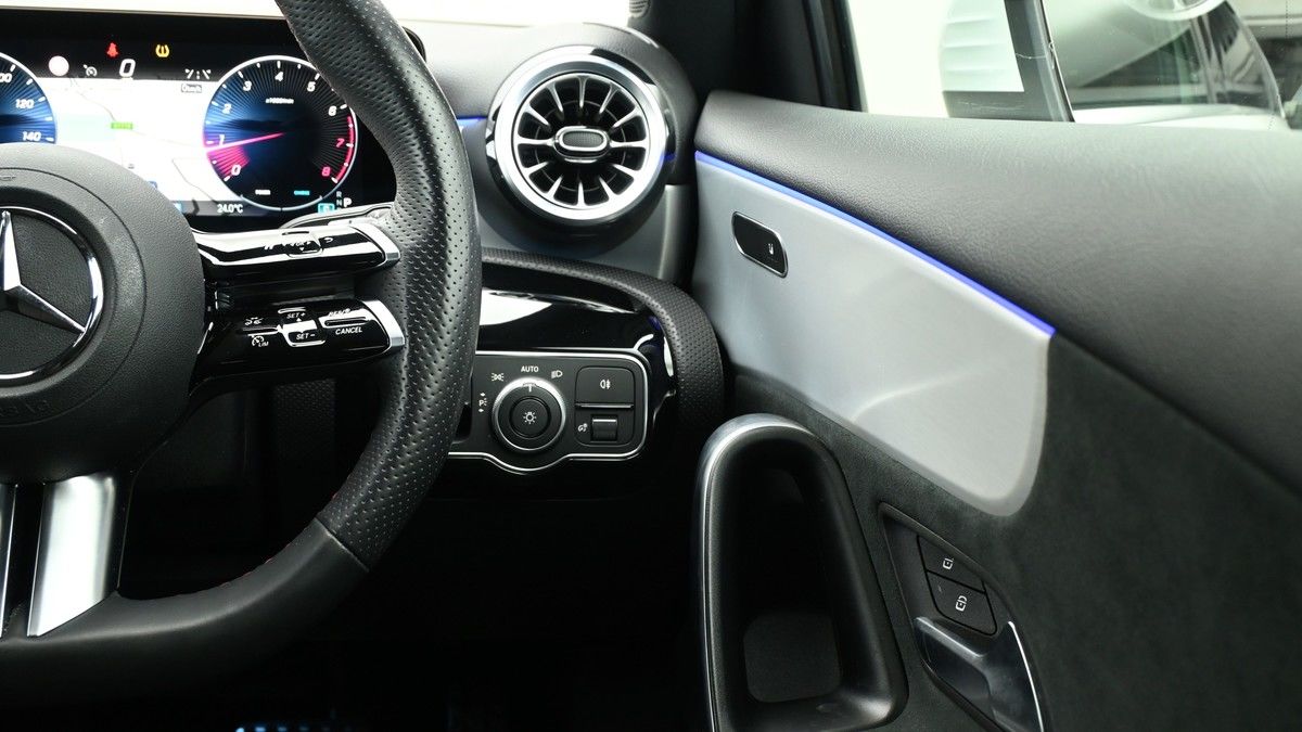 Mercedes-Benz A Class Image 16
