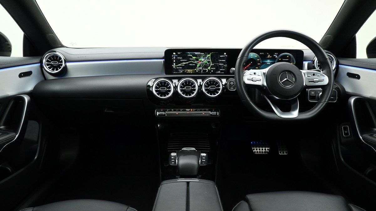 Mercedes-Benz CLA Image 14