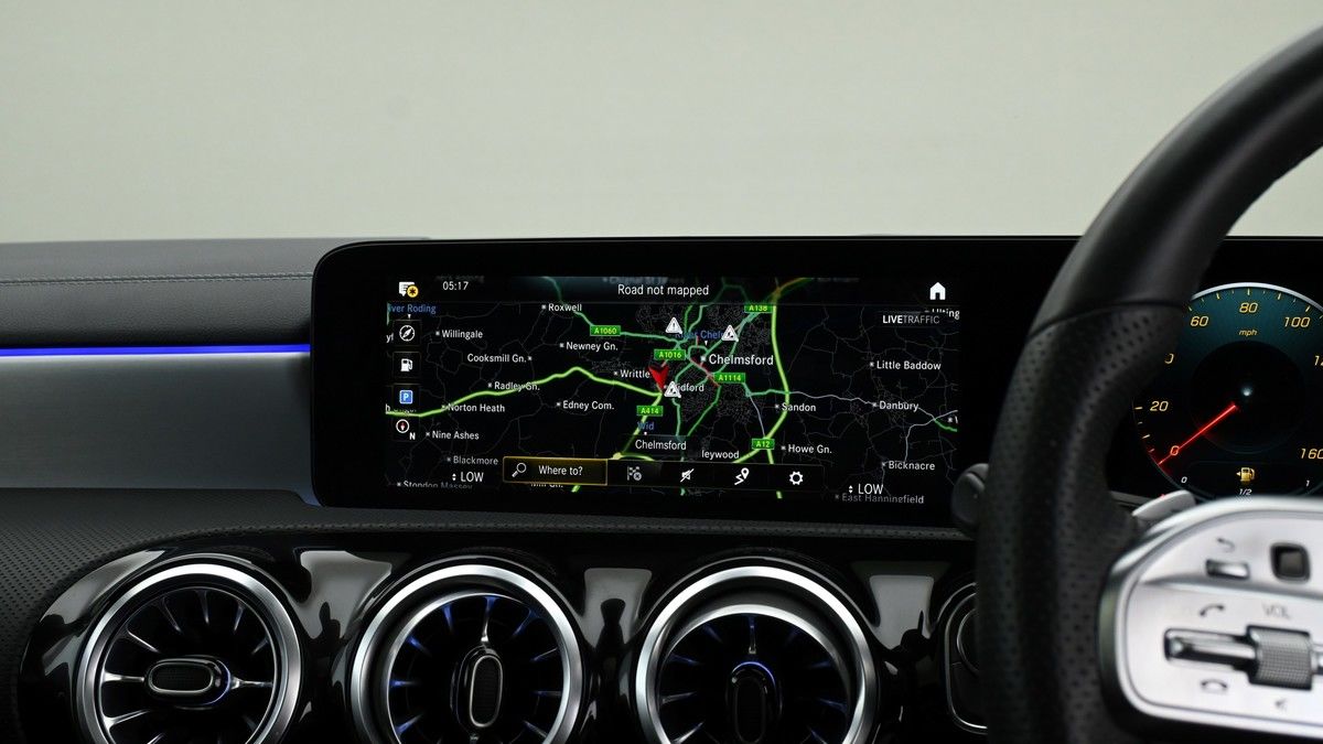 Mercedes-Benz CLA Image 11