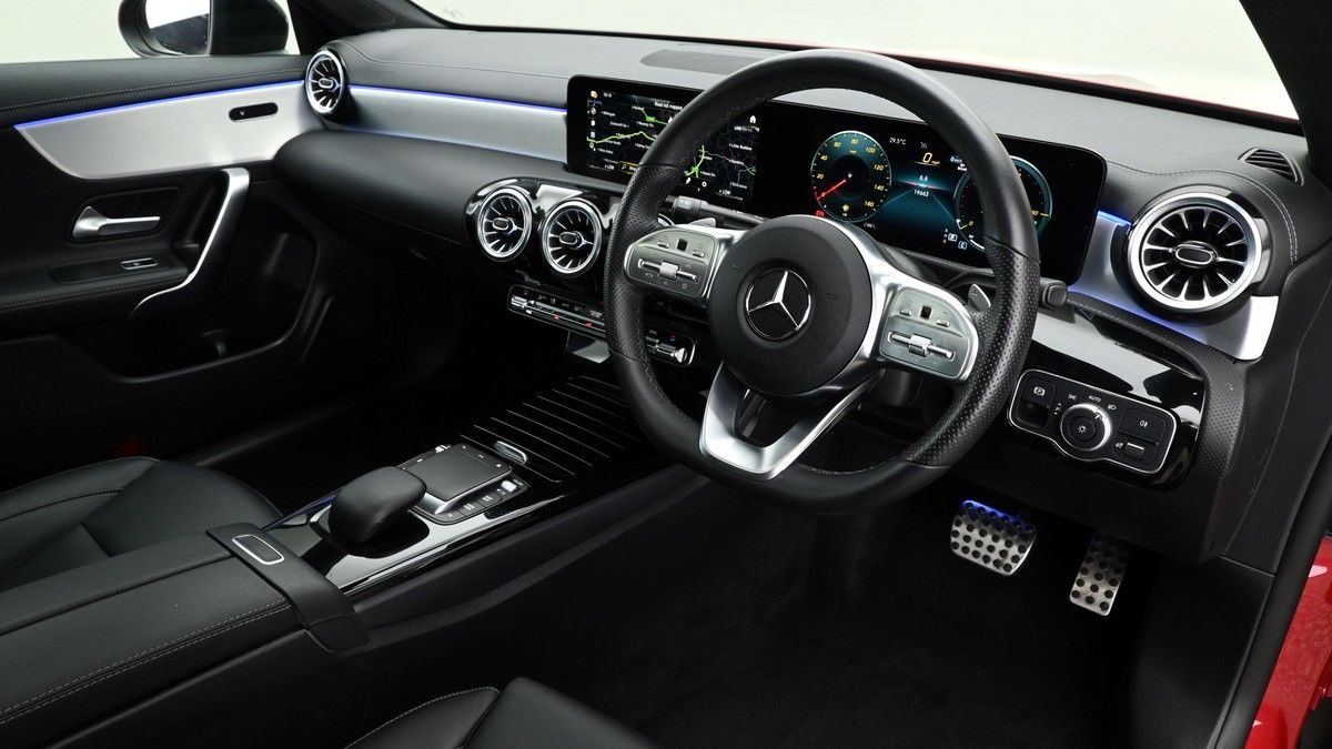 Mercedes-Benz CLA Image 3