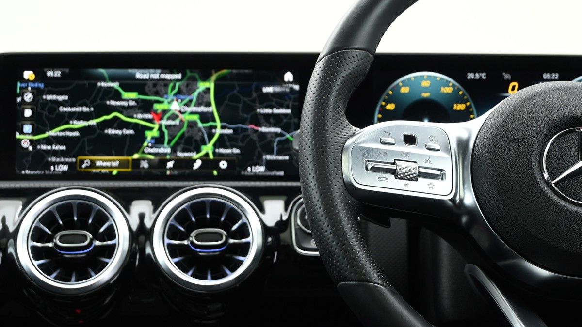 Mercedes-Benz CLA Image 15