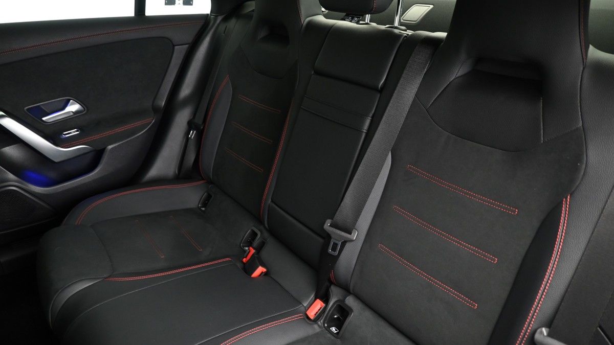 Mercedes-Benz CLA Image 5