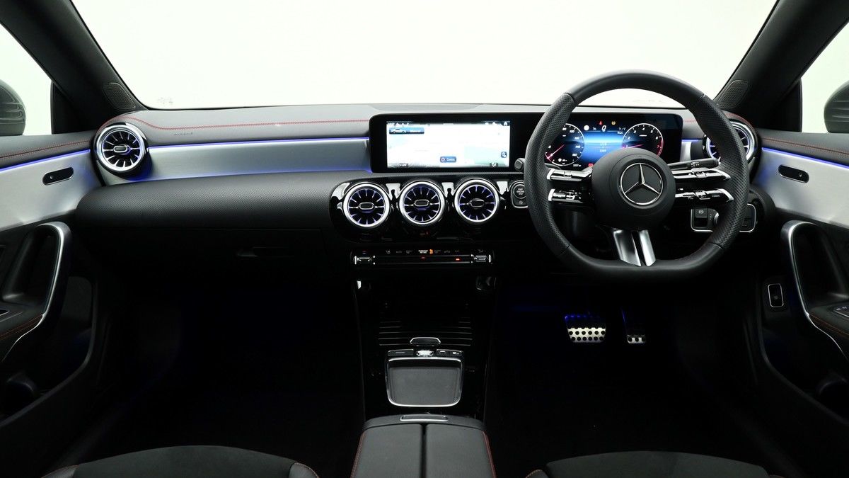 Mercedes-Benz CLA Image 13