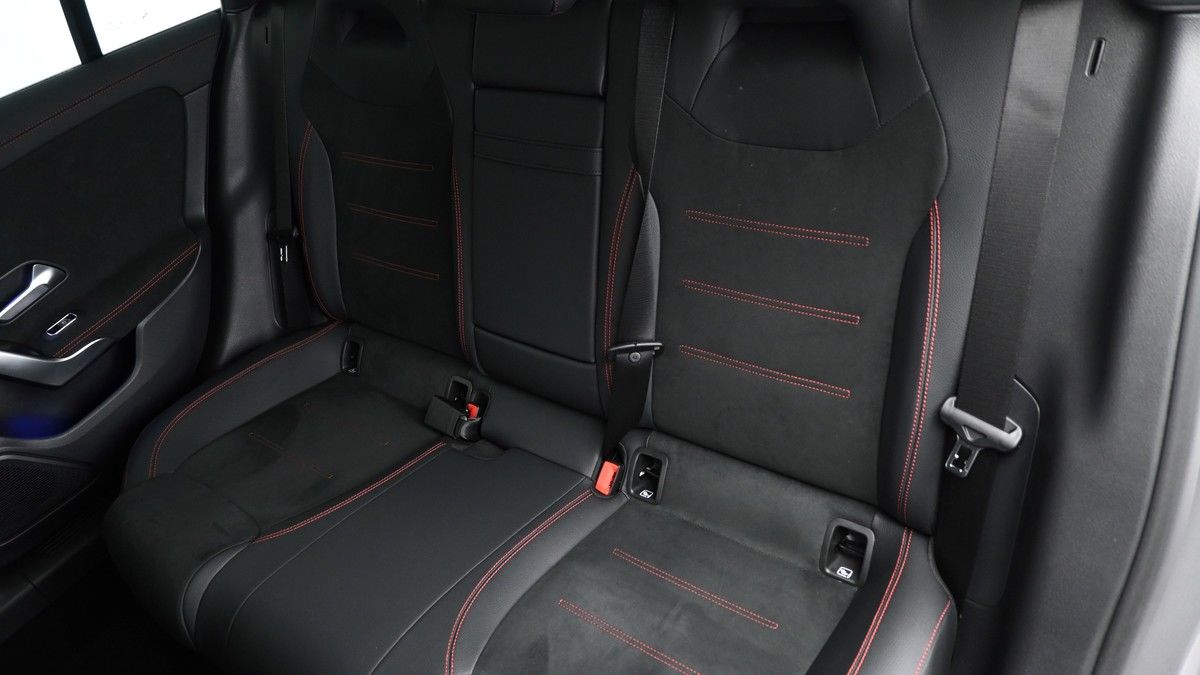 Mercedes-Benz CLA Image 4