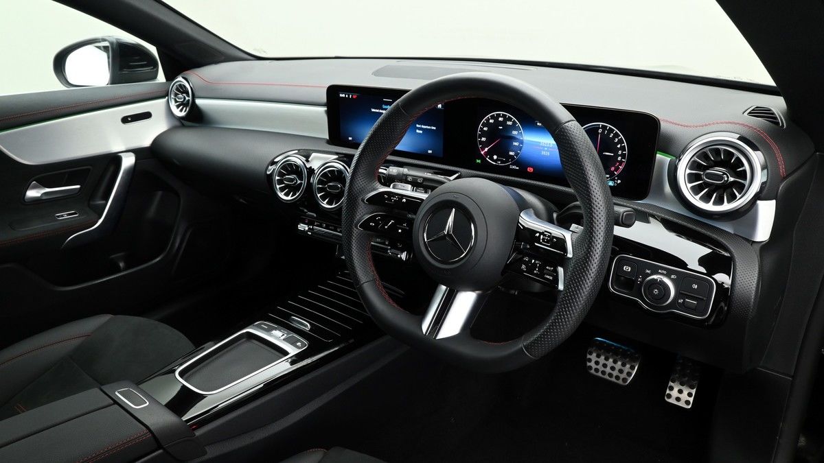 Mercedes-Benz CLA Image 3