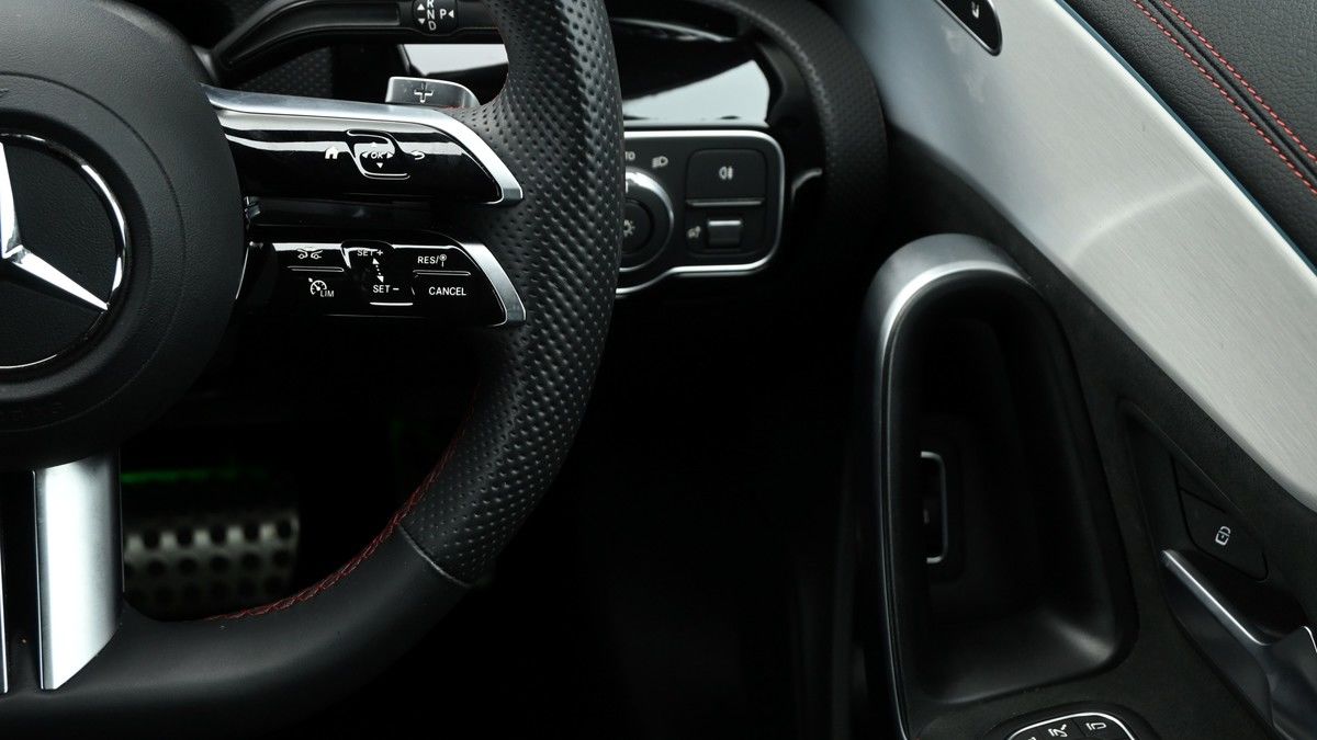 Mercedes-Benz CLA Image 16