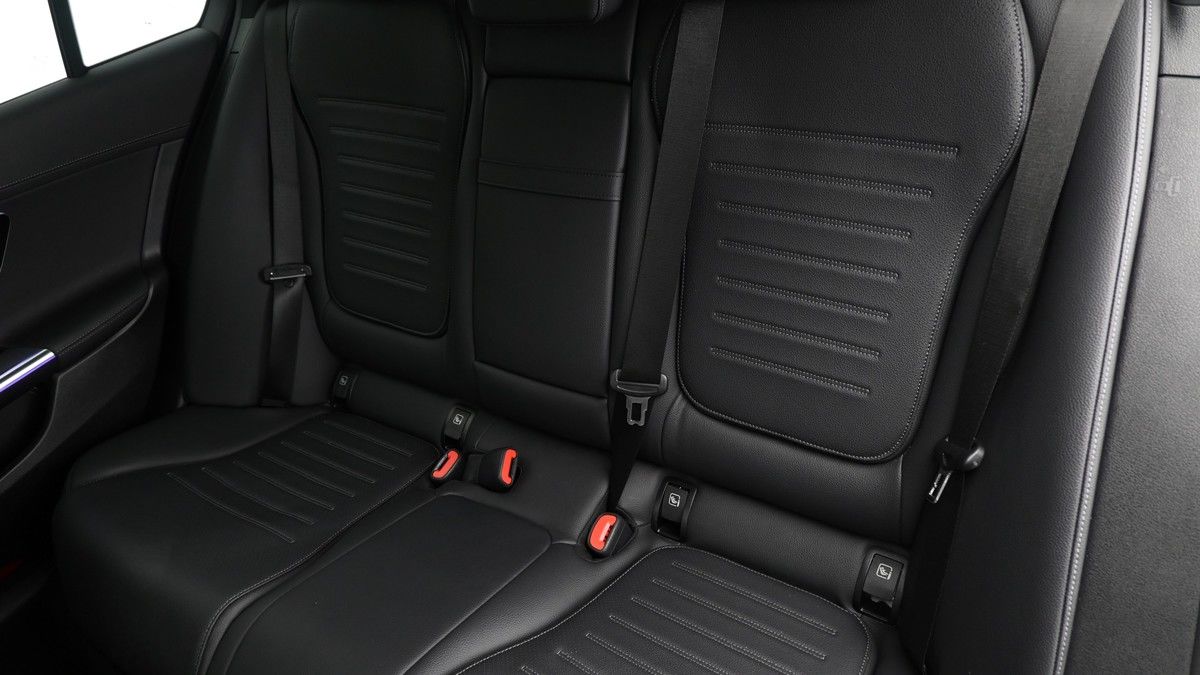 Mercedes-Benz C Class Image 4