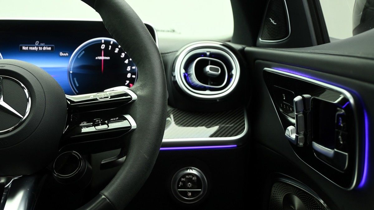 Mercedes-Benz C Class Image 16