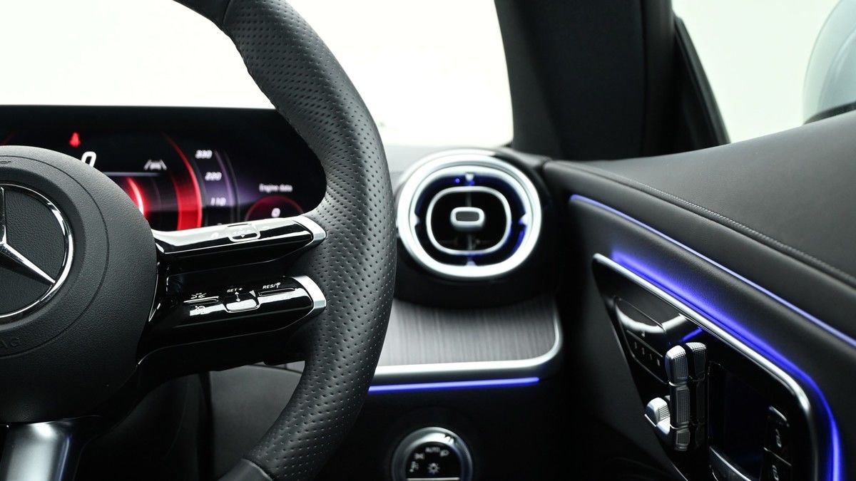 Mercedes-Benz CLE Image 16