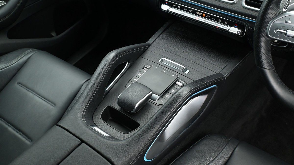 Mercedes-Benz GLE Image 2