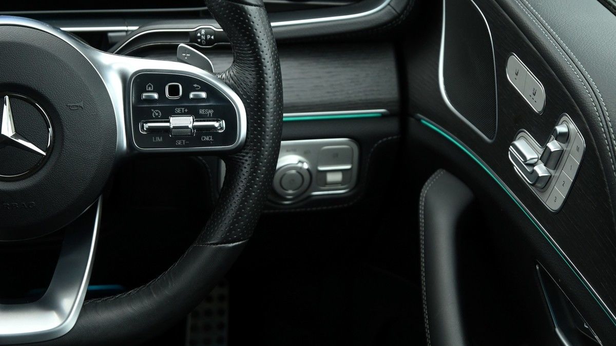Mercedes-Benz GLE Image 16