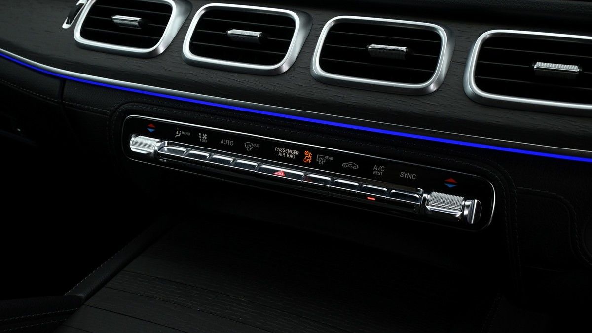 Mercedes-Benz GLE Image 11