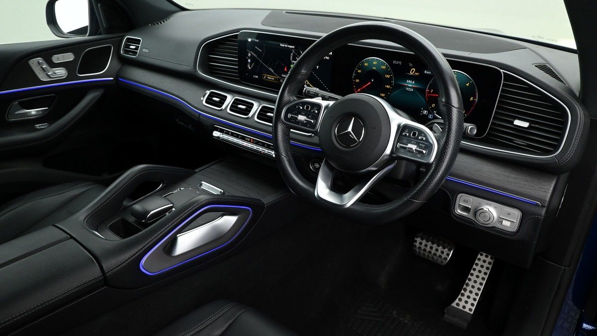 Mercedes-Benz GLE Image 2