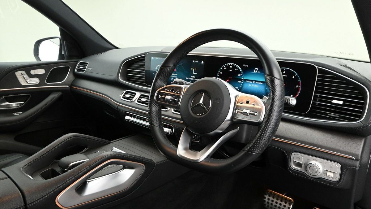 Mercedes-Benz GLE Class Image 11
