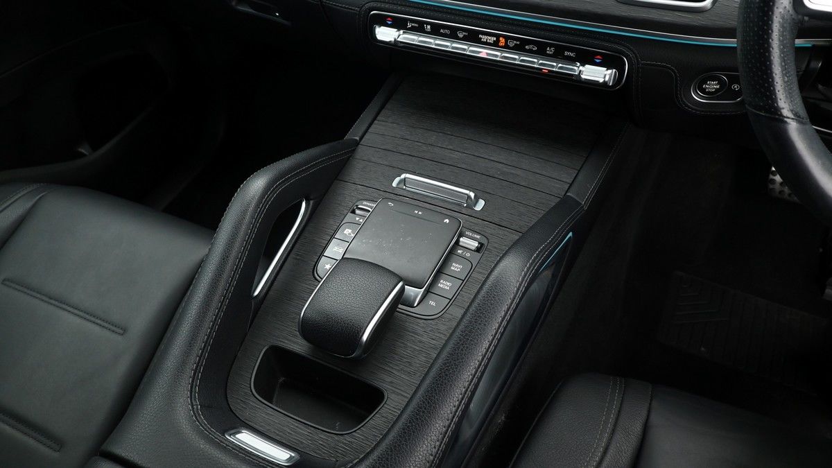 Mercedes-Benz GLE Image 2