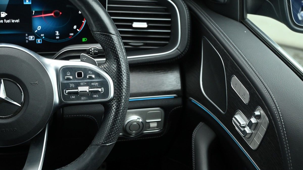 Mercedes-Benz GLE Image 16