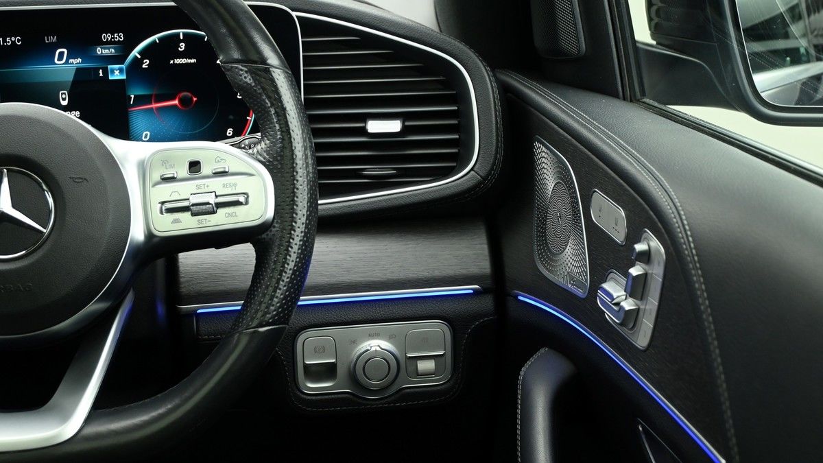 Mercedes-Benz GLE Image 16