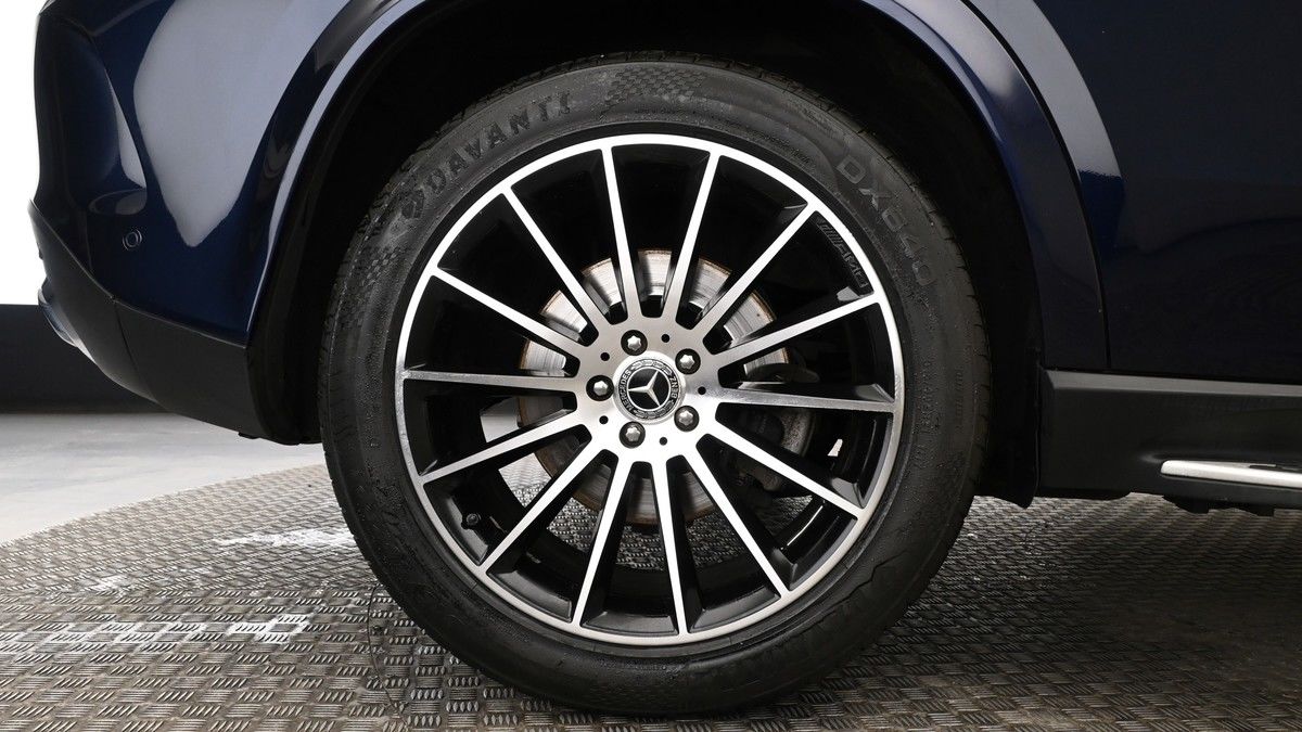 Mercedes-Benz GLE Image 9