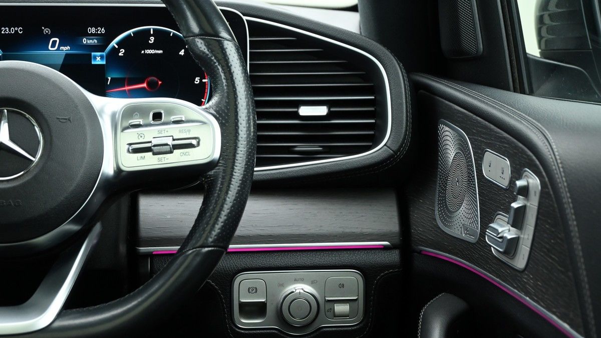 Mercedes-Benz GLE Image 16