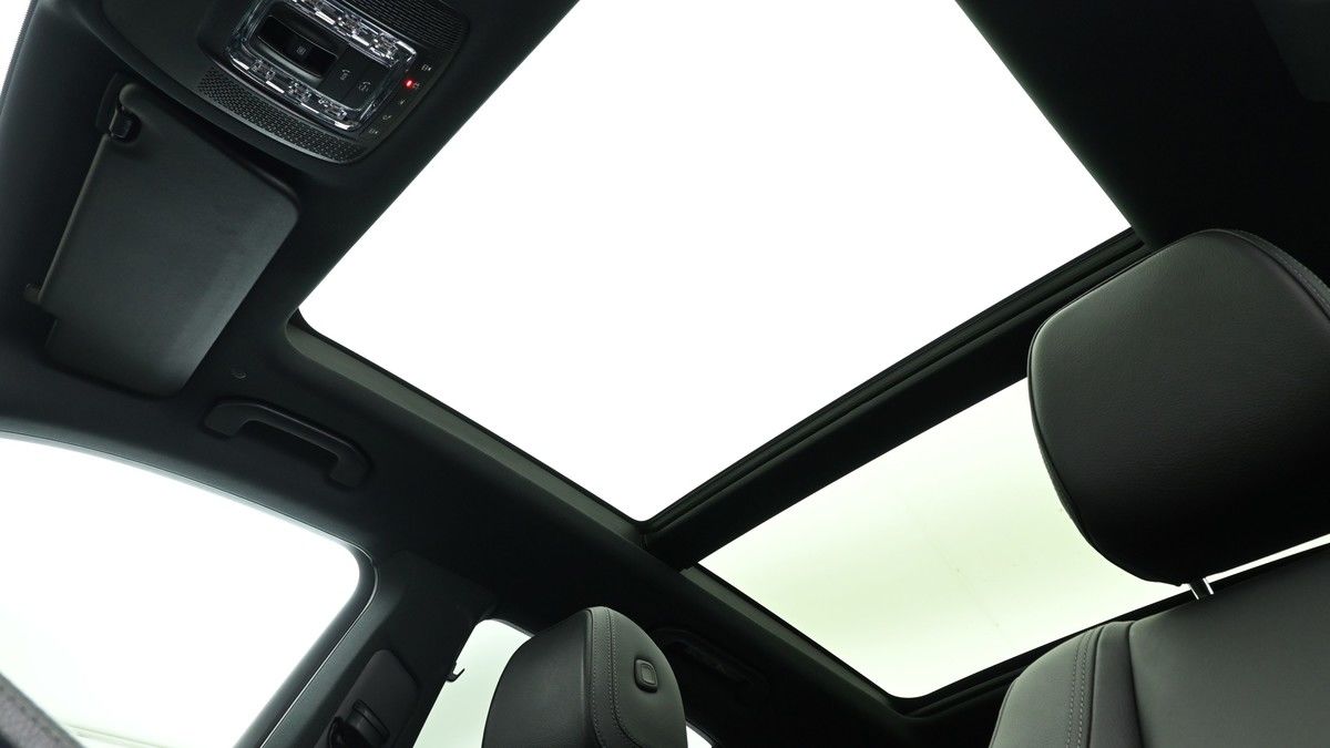 Mercedes-Benz GLE Image 2
