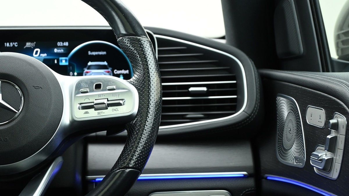 Mercedes-Benz GLE Image 16