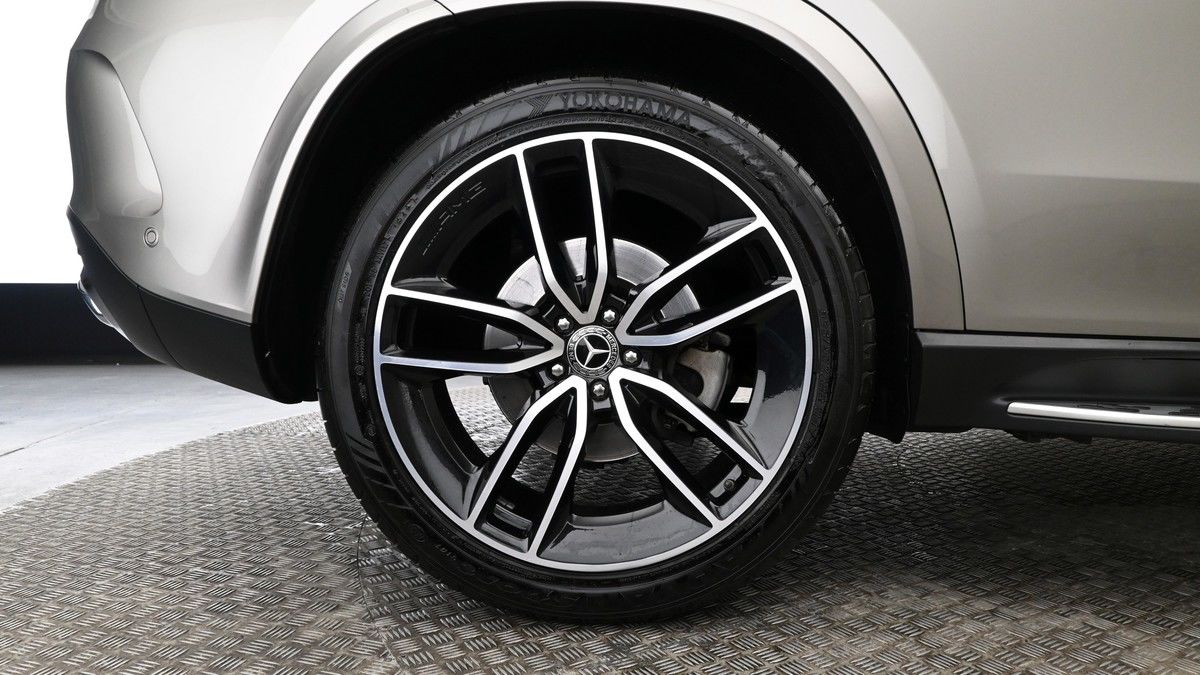 Mercedes-Benz GLE Image 9