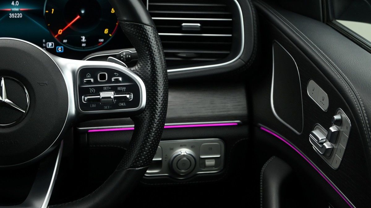 Mercedes-Benz GLE Image 16