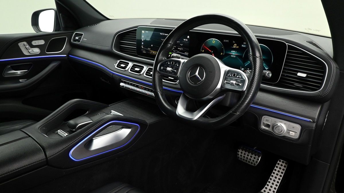Mercedes-Benz GLE Image 2