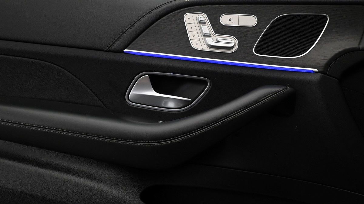 Mercedes-Benz GLE Image 12