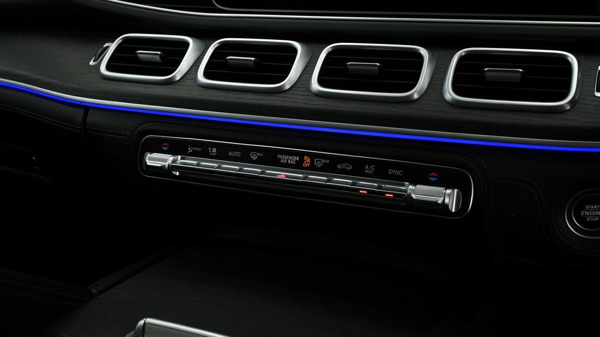 Mercedes-Benz GLE Image 12