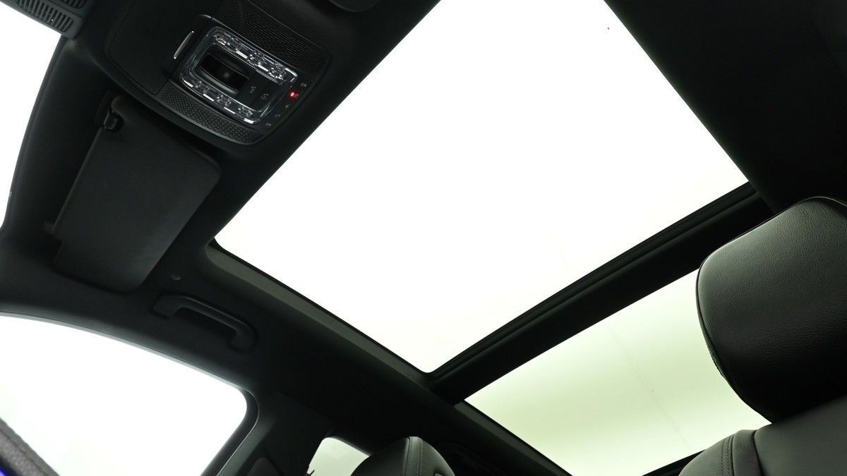 Mercedes-Benz GLE Image 2