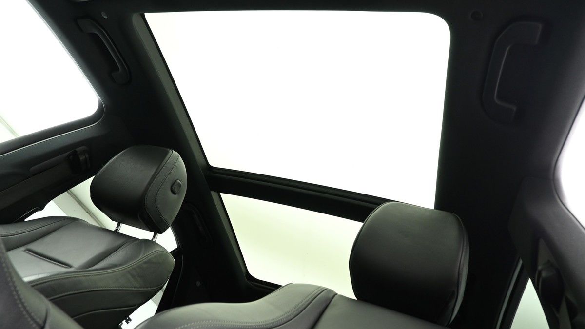 Mercedes-Benz GLE Image 2